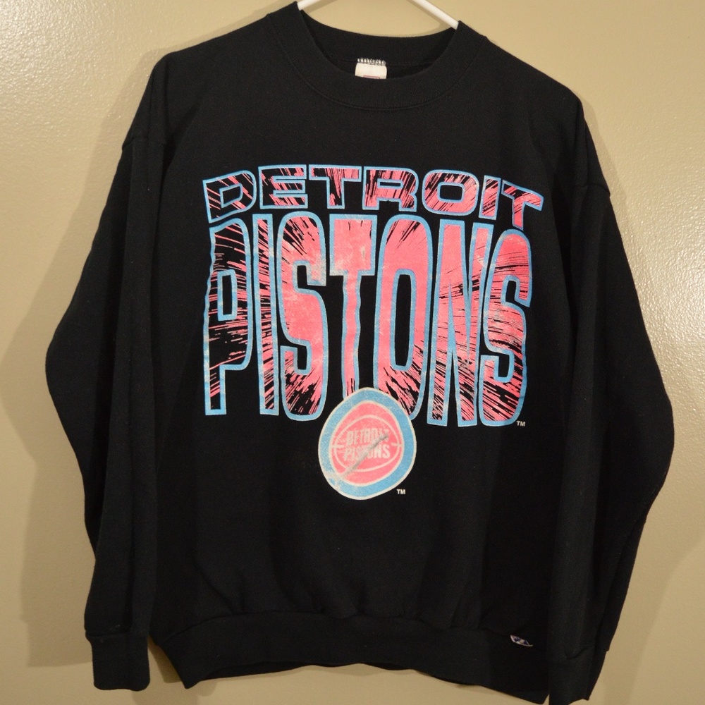 Vintage Detroit Pistons Big Logo Explosive Spell